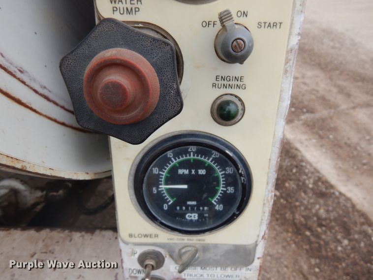 image for item HD9139 1999 International 2554  sewer jetter truck