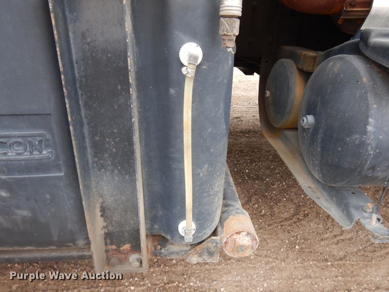 image for item HD9139 1999 International 2554  sewer jetter truck