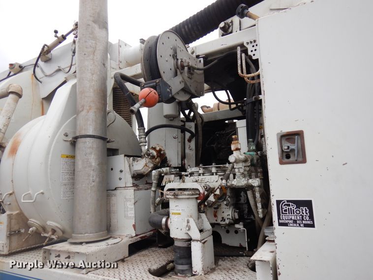 image for item HD9139 1999 International 2554  sewer jetter truck