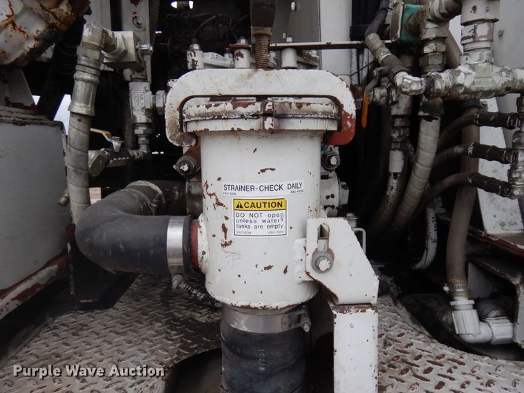 image for item HD9139 1999 International 2554  sewer jetter truck