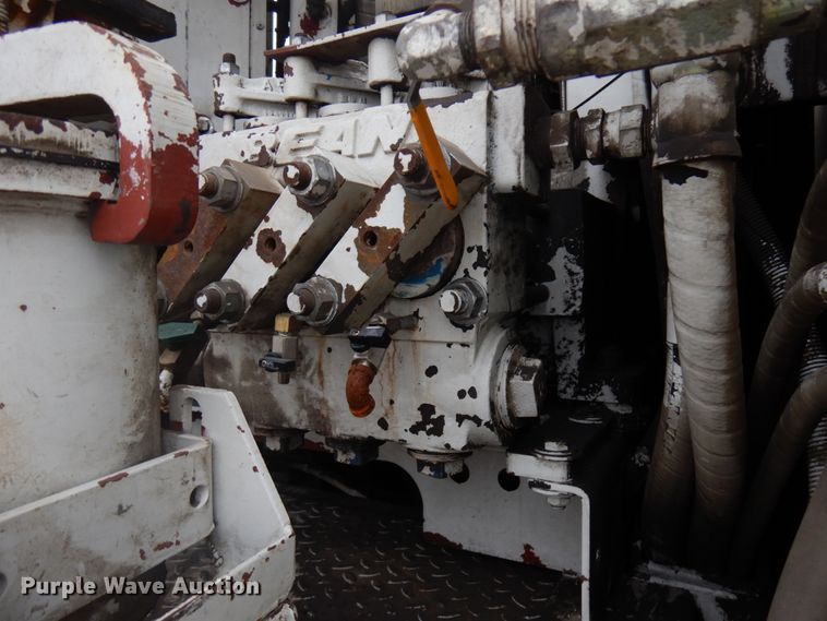 image for item HD9139 1999 International 2554  sewer jetter truck