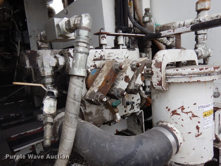 image for item HD9139 1999 International 2554  sewer jetter truck