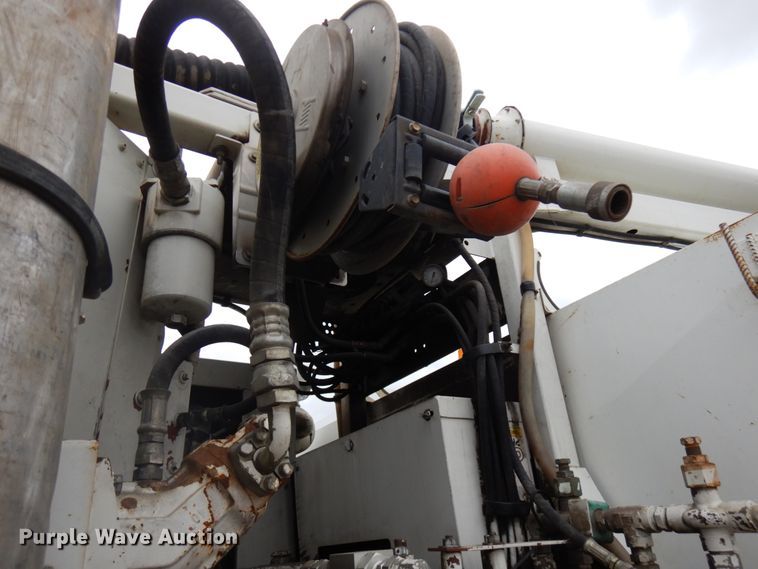 image for item HD9139 1999 International 2554  sewer jetter truck