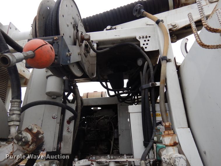 image for item HD9139 1999 International 2554  sewer jetter truck