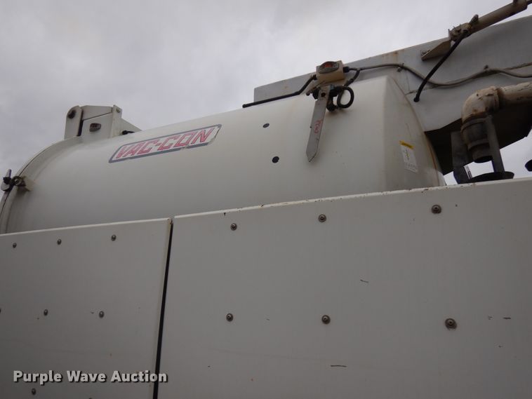 image for item HD9139 1999 International 2554  sewer jetter truck