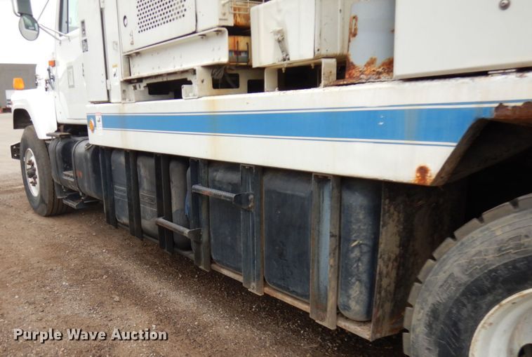 image for item HD9139 1999 International 2554  sewer jetter truck