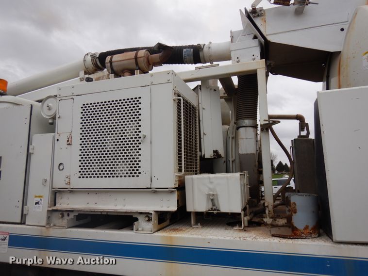 image for item HD9139 1999 International 2554  sewer jetter truck