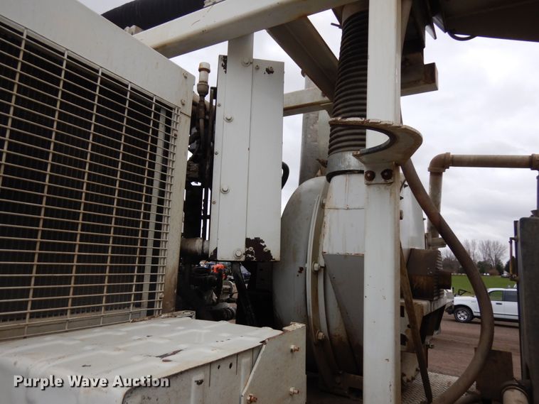 image for item HD9139 1999 International 2554  sewer jetter truck