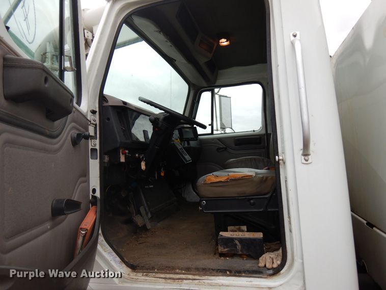 image for item HD9139 1999 International 2554  sewer jetter truck