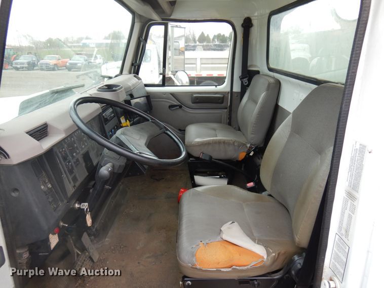 image for item HD9139 1999 International 2554  sewer jetter truck