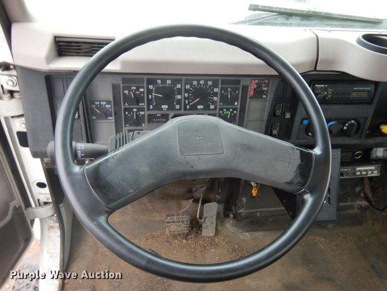 image for item HD9139 1999 International 2554  sewer jetter truck