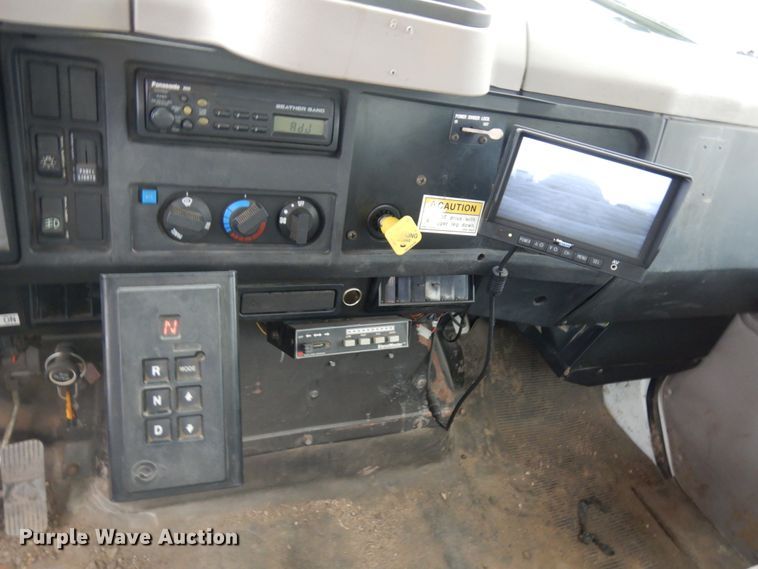 image for item HD9139 1999 International 2554  sewer jetter truck