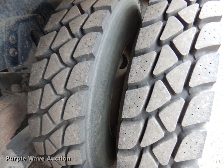 image for item HD9139 1999 International 2554  sewer jetter truck