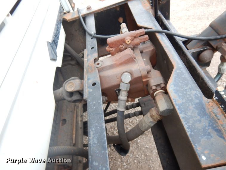 image for item HD9140 1998 International 4700  dump truck