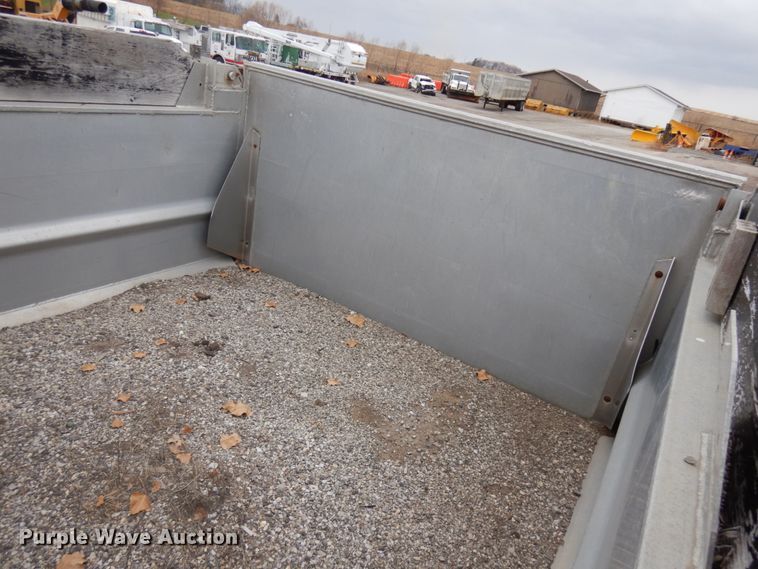 image for item HD9140 1998 International 4700  dump truck