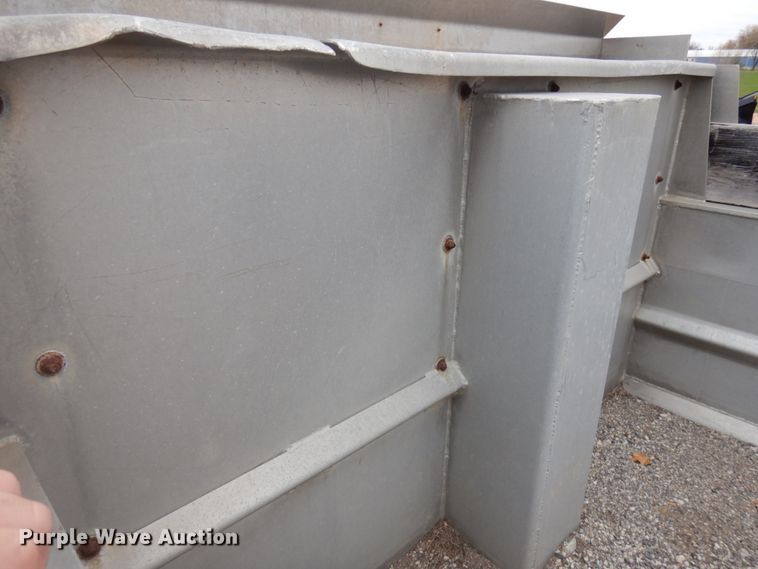 image for item HD9140 1998 International 4700  dump truck