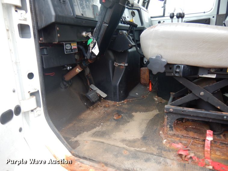 image for item HD9140 1998 International 4700  dump truck