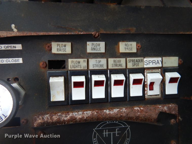 image for item HD9140 1998 International 4700  dump truck