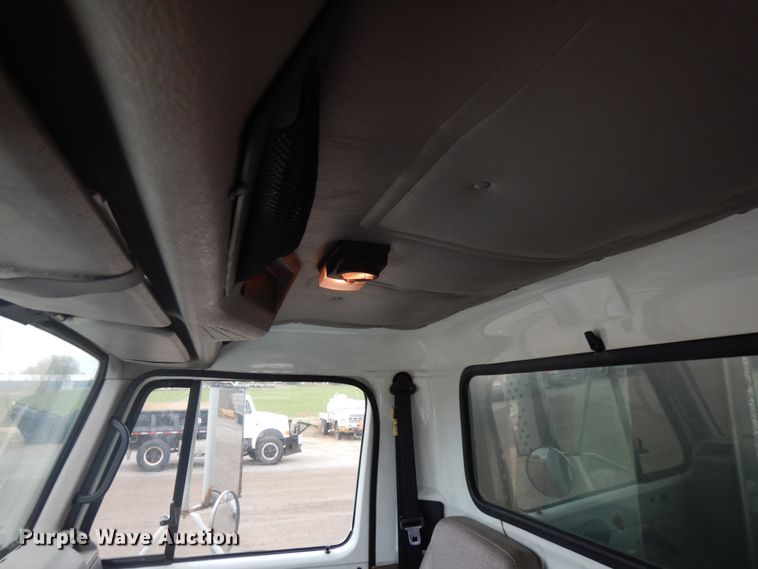 image for item HD9140 1998 International 4700  dump truck