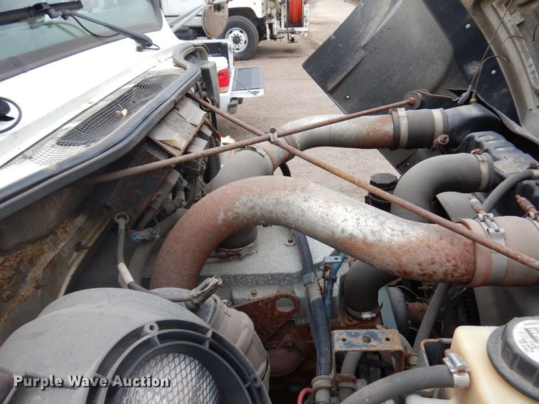 image for item HD9140 1998 International 4700  dump truck