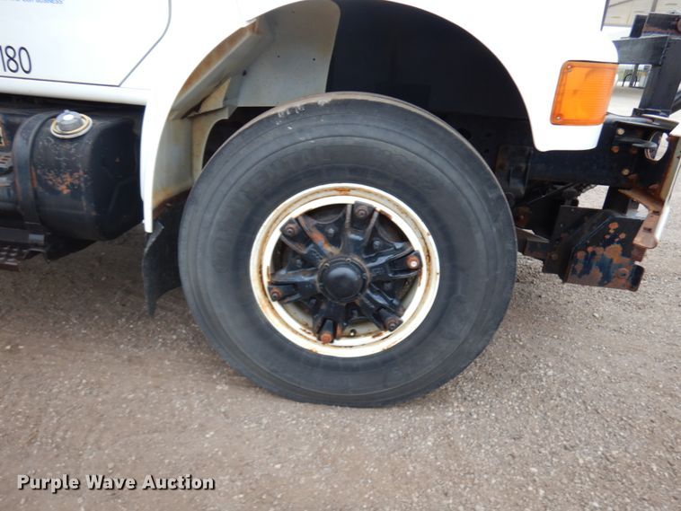 image for item HD9140 1998 International 4700  dump truck