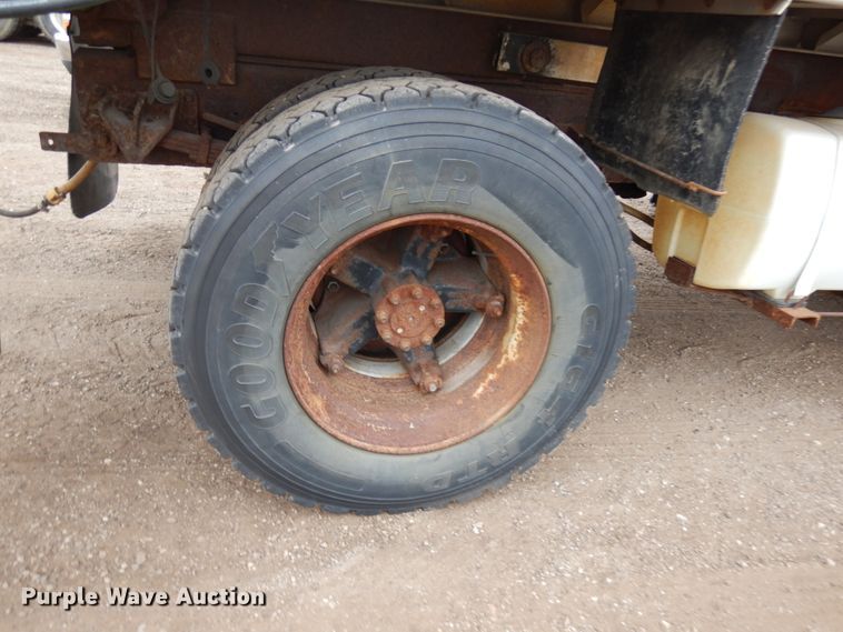 image for item HD9140 1998 International 4700  dump truck