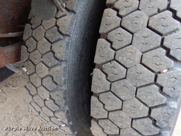 image for item HD9140 1998 International 4700  dump truck