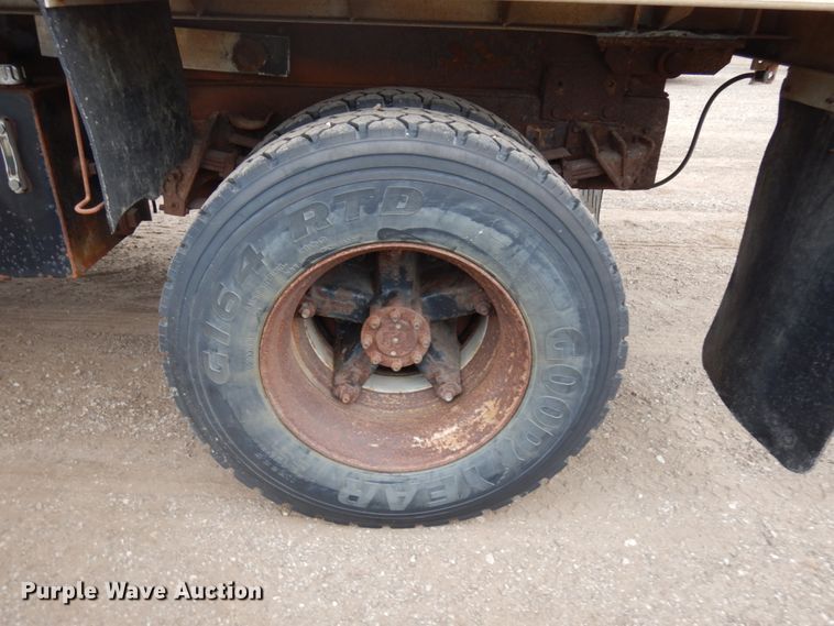 image for item HD9140 1998 International 4700  dump truck