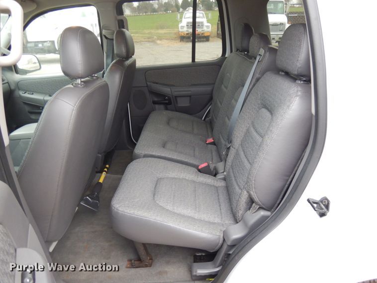 image for item HD9141 2003 Ford Explorer  SUV