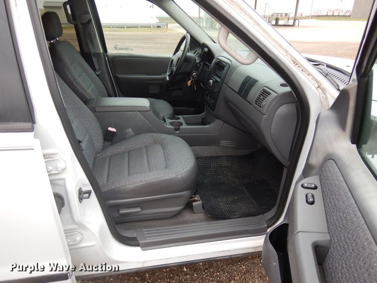 image for item HD9141 2003 Ford Explorer  SUV