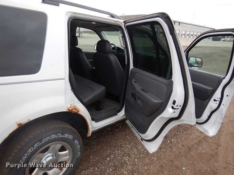 image for item HD9141 2003 Ford Explorer  SUV
