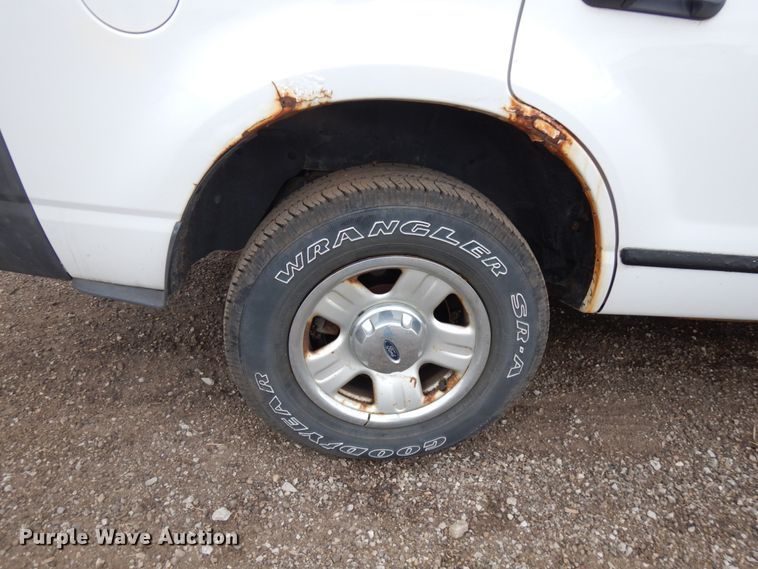 image for item HD9141 2003 Ford Explorer  SUV