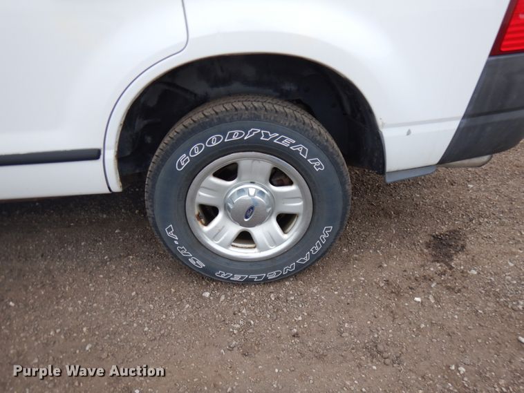 image for item HD9141 2003 Ford Explorer  SUV