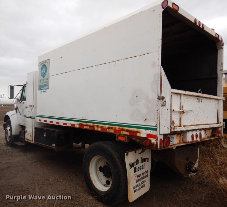 image for item HD9143 1995 International 4900  chipper truck