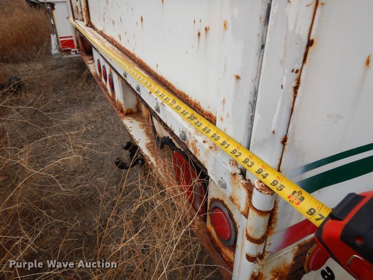 image for item HD9143 1995 International 4900  chipper truck