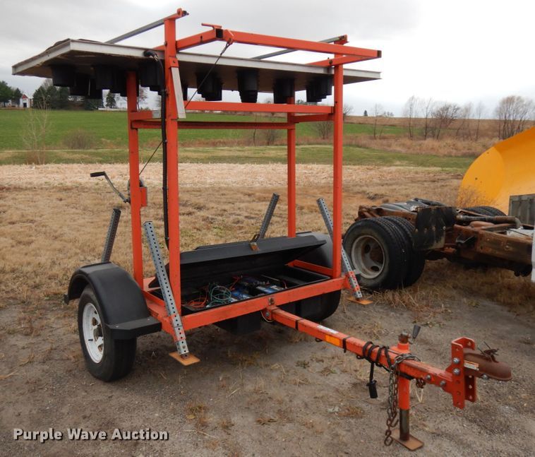 image for item HD9145 Trafcon TC1-25S arrow board trailer