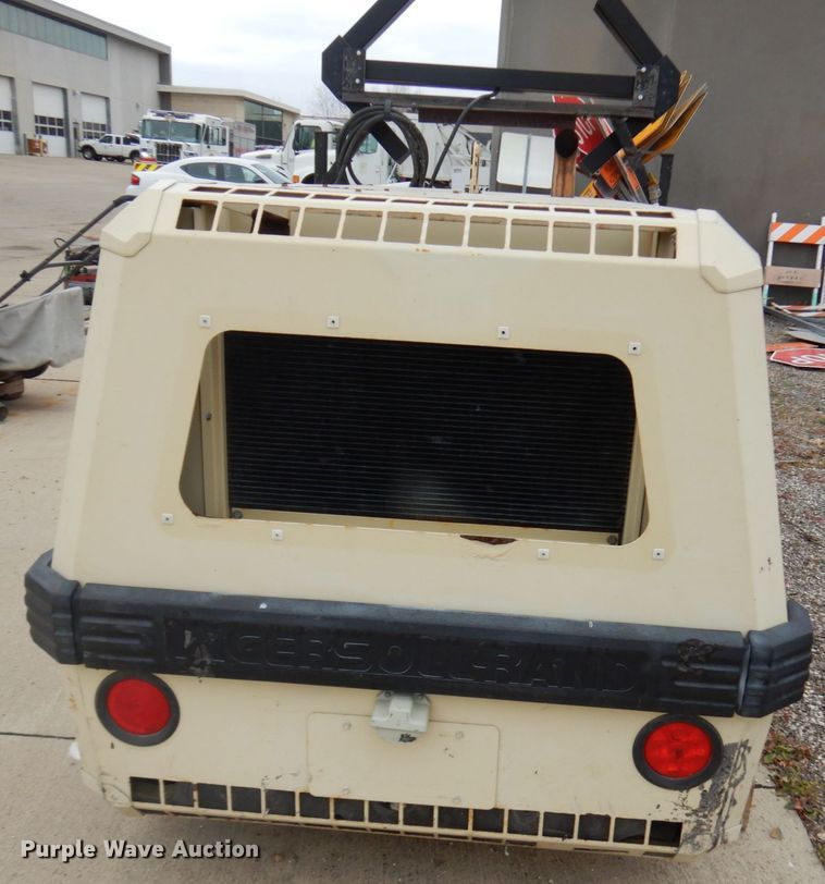 image for item HD9146 1998 Ingersoll Rand 185  air compressor