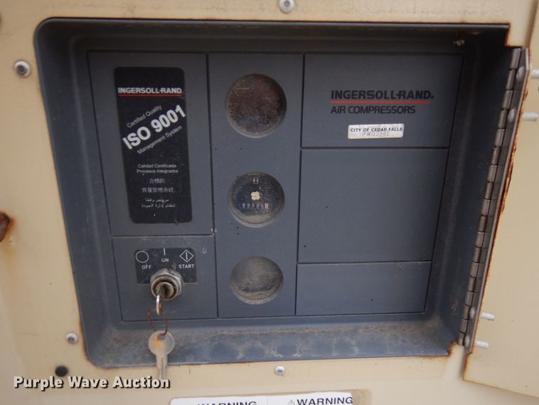 image for item HD9146 1998 Ingersoll Rand 185  air compressor