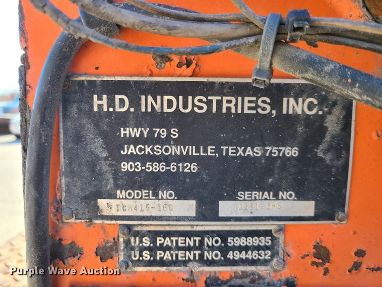 image for item HE9961 2003 International 4900  oil distributor truck