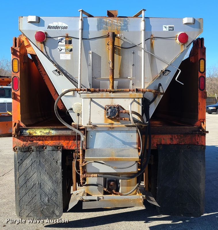 image for item HE9962 2003 International 7400  dump truck