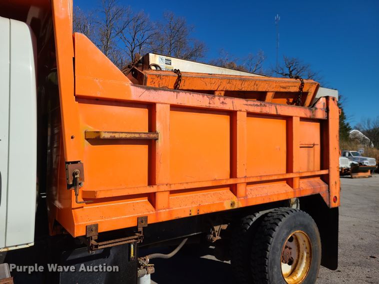 image for item HE9962 2003 International 7400  dump truck