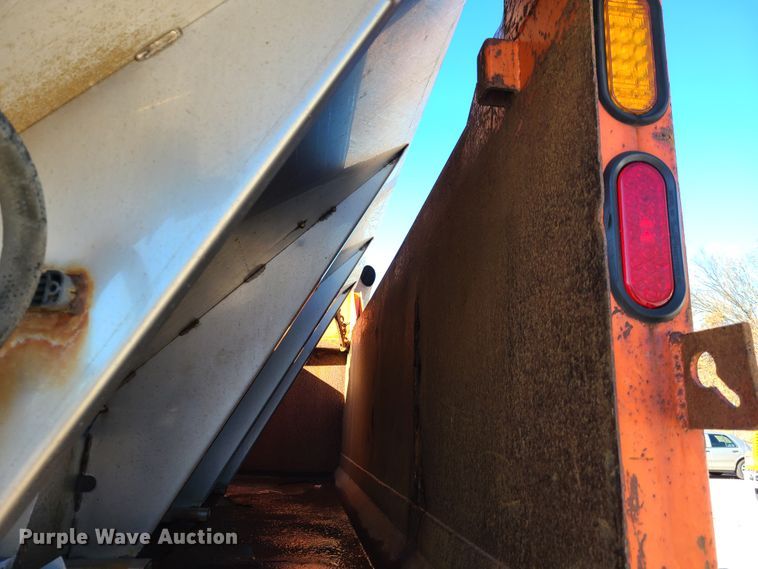 image for item HE9962 2003 International 7400  dump truck