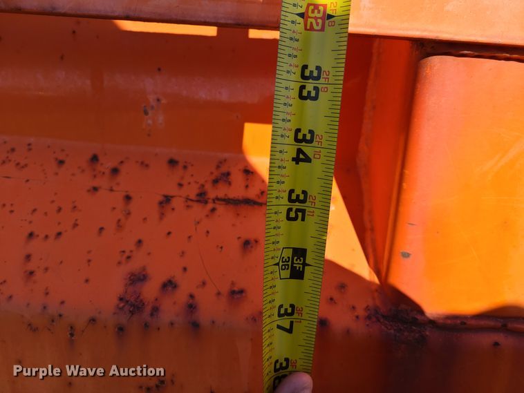 image for item HE9962 2003 International 7400  dump truck