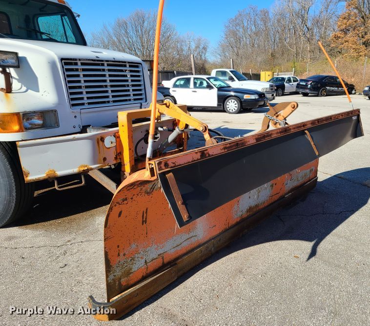 image for item HE9967 1997 International 4900  dump truck