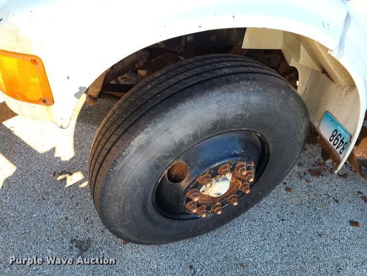 image for item HE9967 1997 International 4900  dump truck