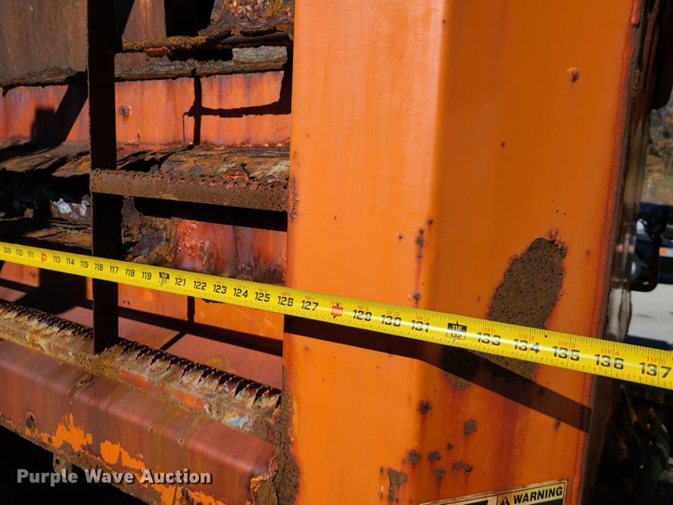 image for item HE9967 1997 International 4900  dump truck