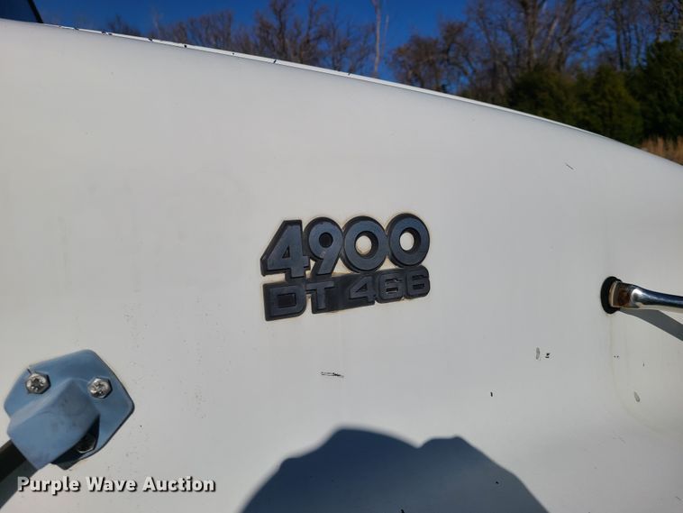 image for item HE9967 1997 International 4900  dump truck