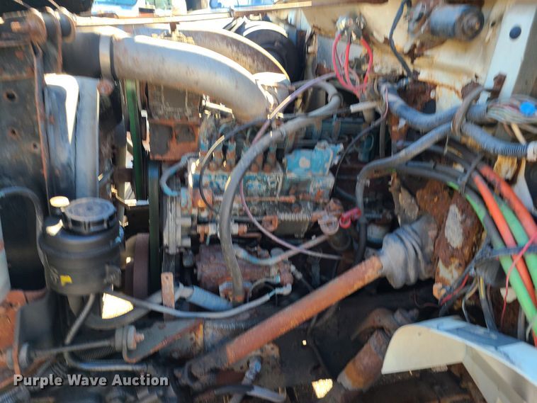 image for item HE9967 1997 International 4900  dump truck