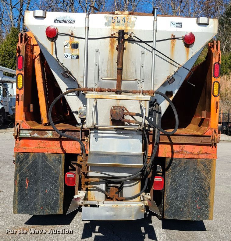 image for item HE9968 2003 International 7400  dump truck