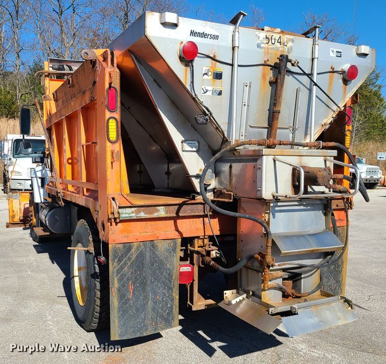 image for item HE9968 2003 International 7400  dump truck